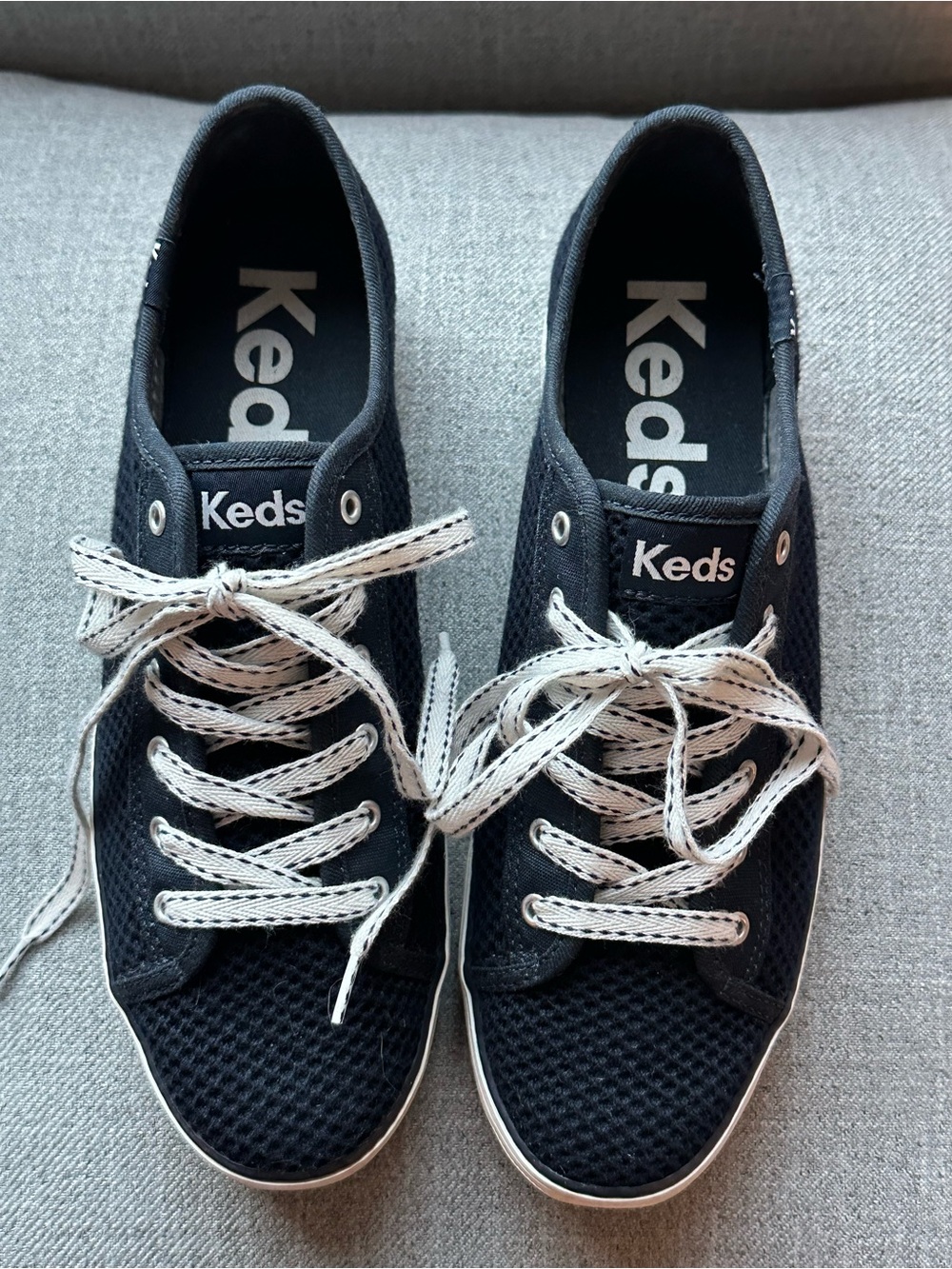 Keds summer mesh navy blue Sneakers with White Laces size 8 EUC